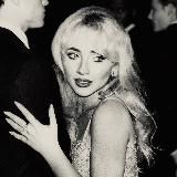 Sabrina Carpenter Online ⟡