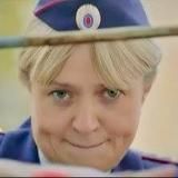 Встать на ноги 💿 Горничная